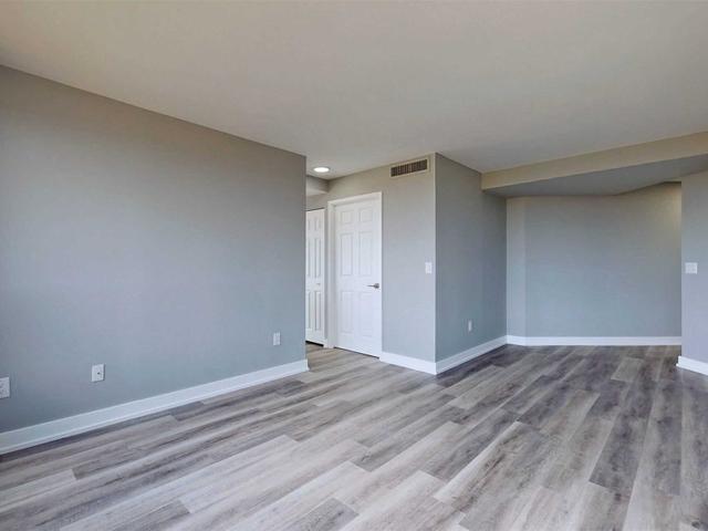 2004 - 7 Concorde Pl