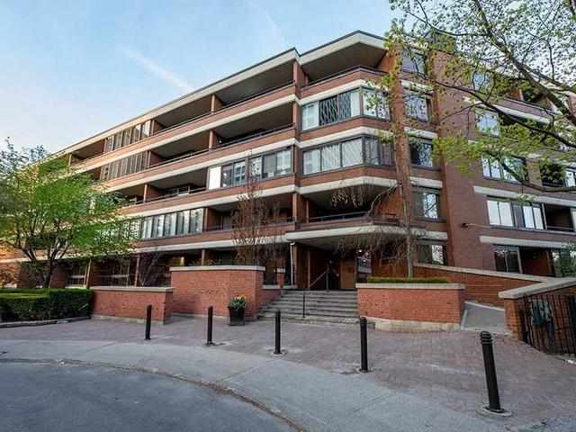 406 - 349 St Clair Ave W