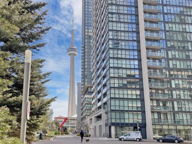 1001 - 10 Capreol Crt