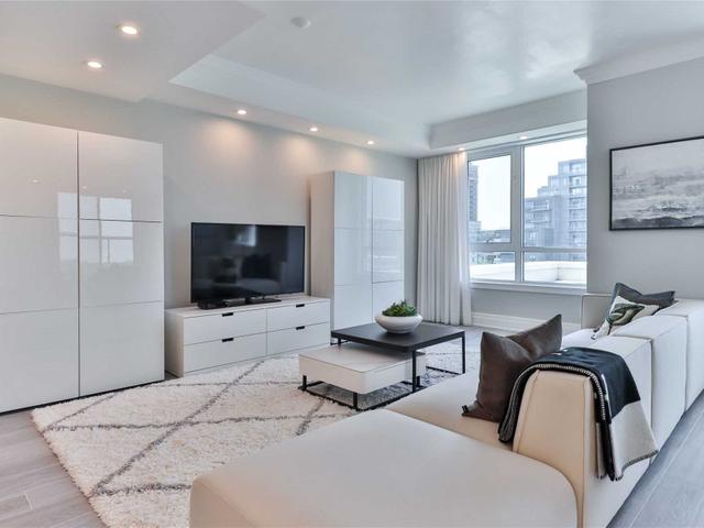 819 - 591 Sheppard Ave E