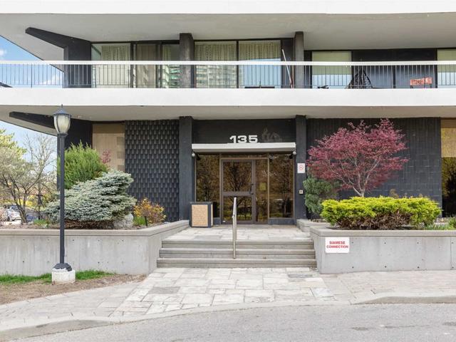 906 - 135 Antibes Dr