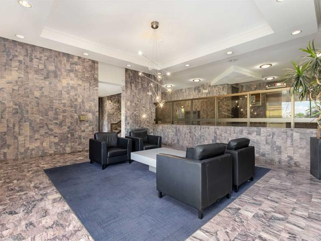 906 - 135 Antibes Dr