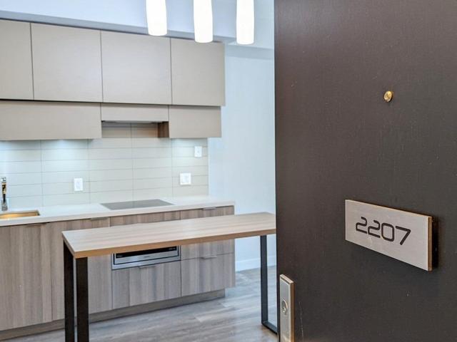 2207 - 8 Eglinton Ave E