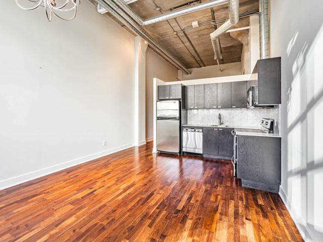 111 - 637 Lake Shore Blvd W