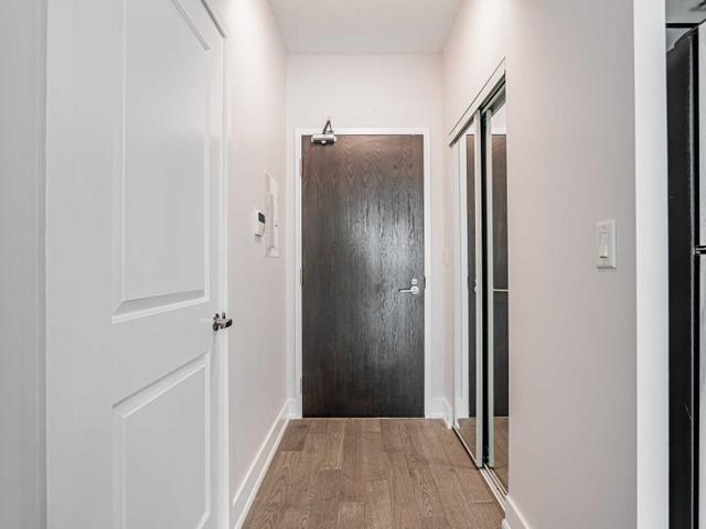 1010 - 26 Norton Ave