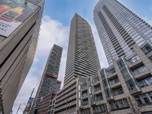 2105 - 2221 Yonge St