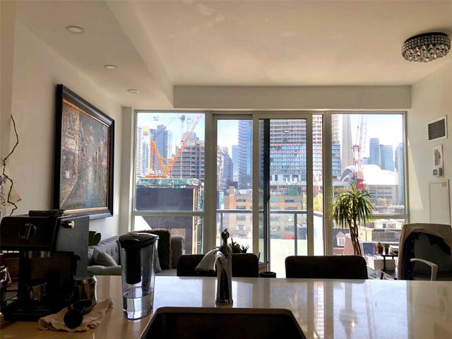 616 - 560 Front St W