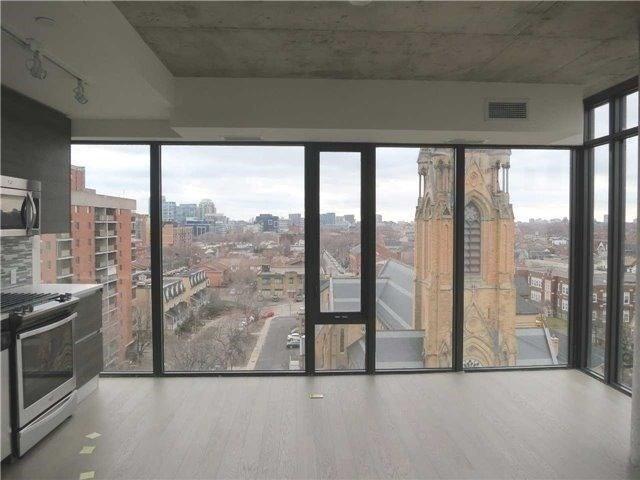 811 - 111 Bathurst St