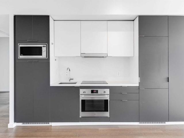 2102 - 170 Bayview Ave