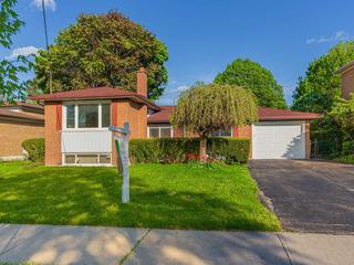 8 Houston Cres