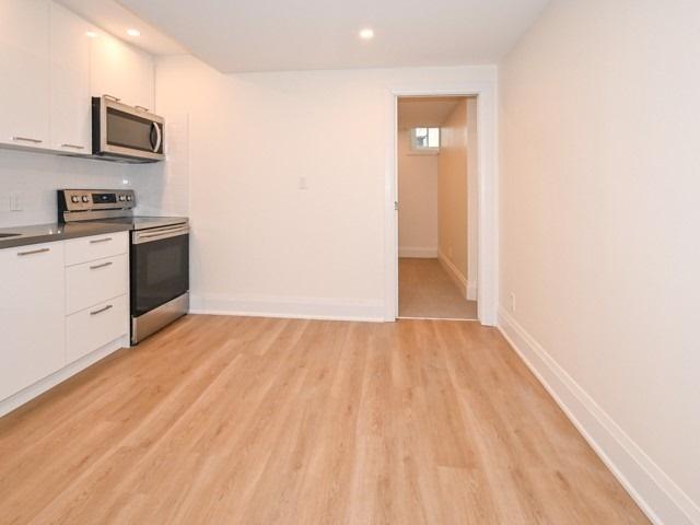 Lower - 637 Wellington St W