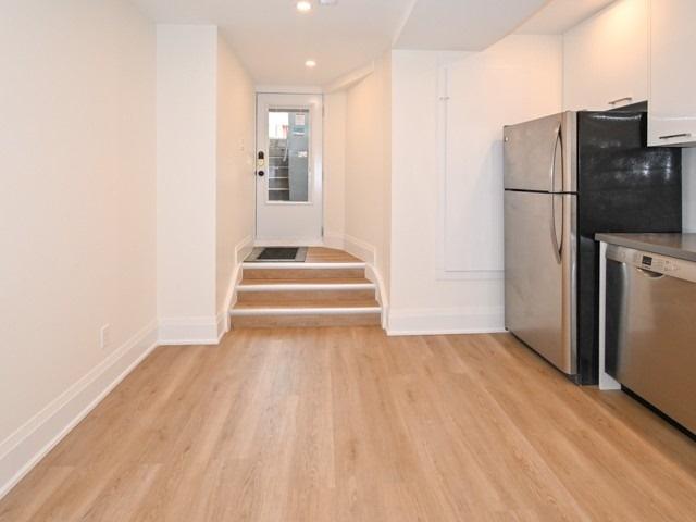 Lower - 637 Wellington St W