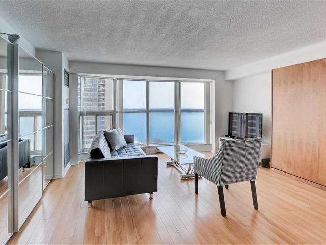 1803 - 99 Harbour Sq