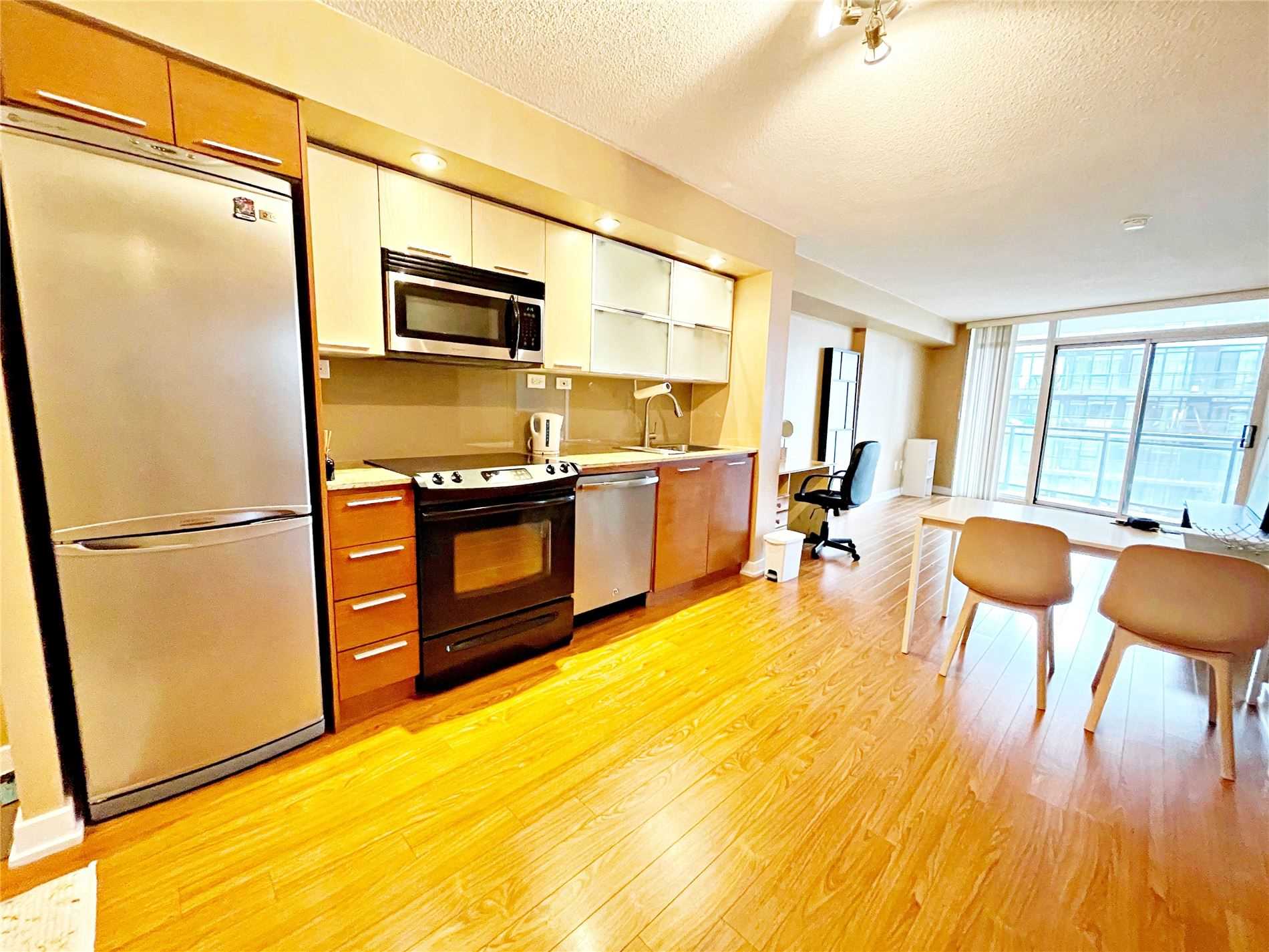 611 25 Capreol Crt, Toronto Leased, C5624301 Condos.ca