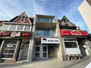 3rd - 652 Spadina Ave