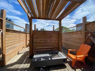 3rd - 403 Spadina Ave