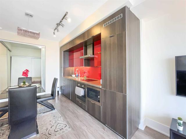 3909 - 300 Front St W