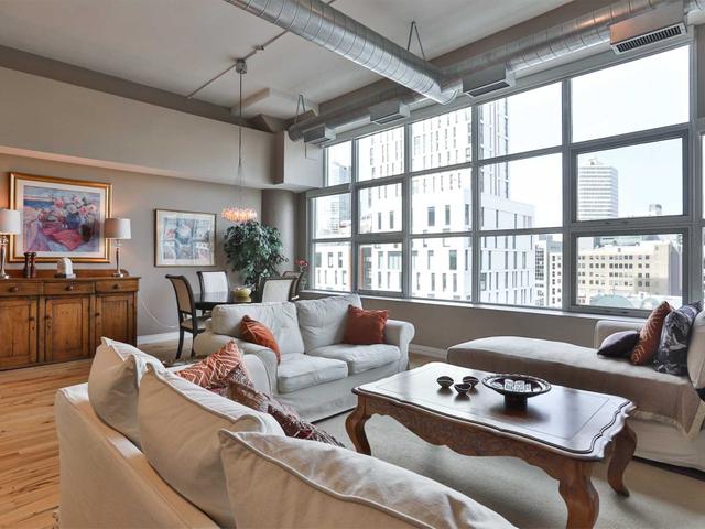 809 - 155 Dalhousie St