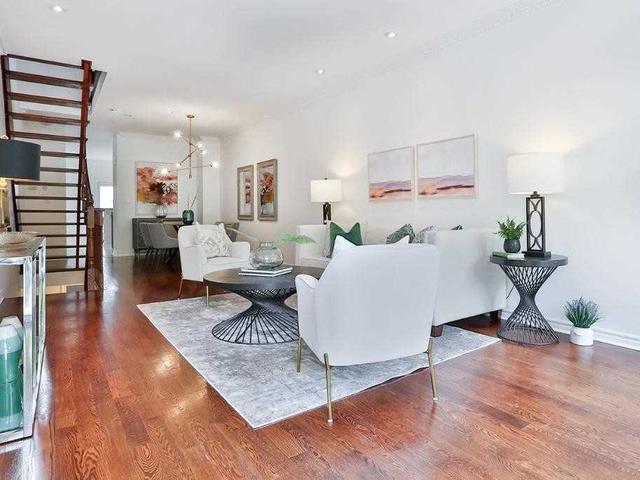 77 David Dunlap Circ