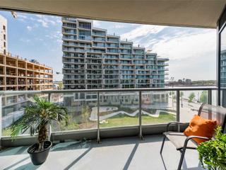 421 - 1 Edgewater Dr