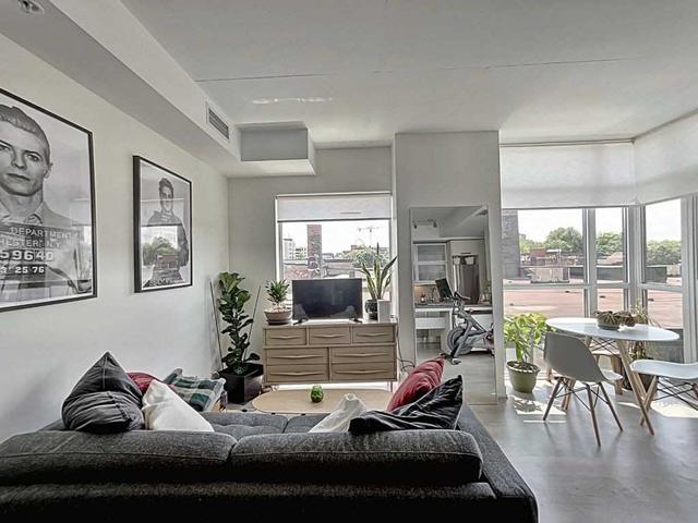 411 - 1205 Queen St W