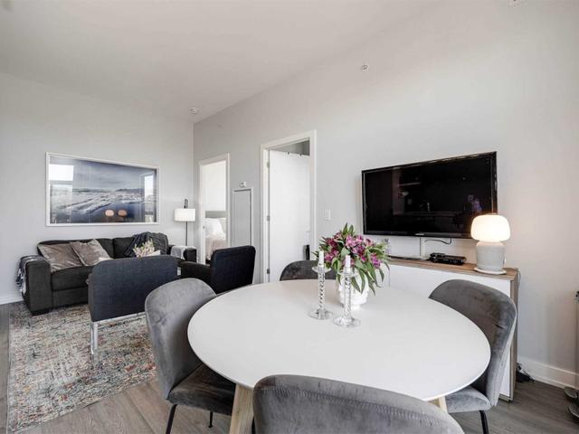 612 - 6 Parkwood Ave