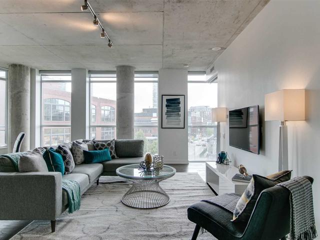 407 - 318 King St E