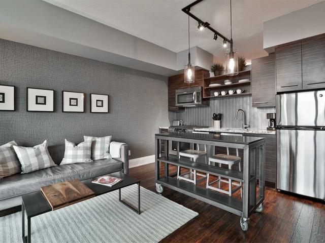 313 - 301 Markham St