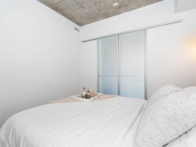 605 - 399 Adelaide St W