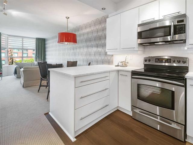 703 - 284 Bloor St W