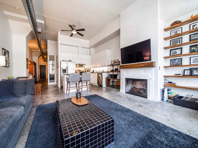 830 - 155 Dalhousie St