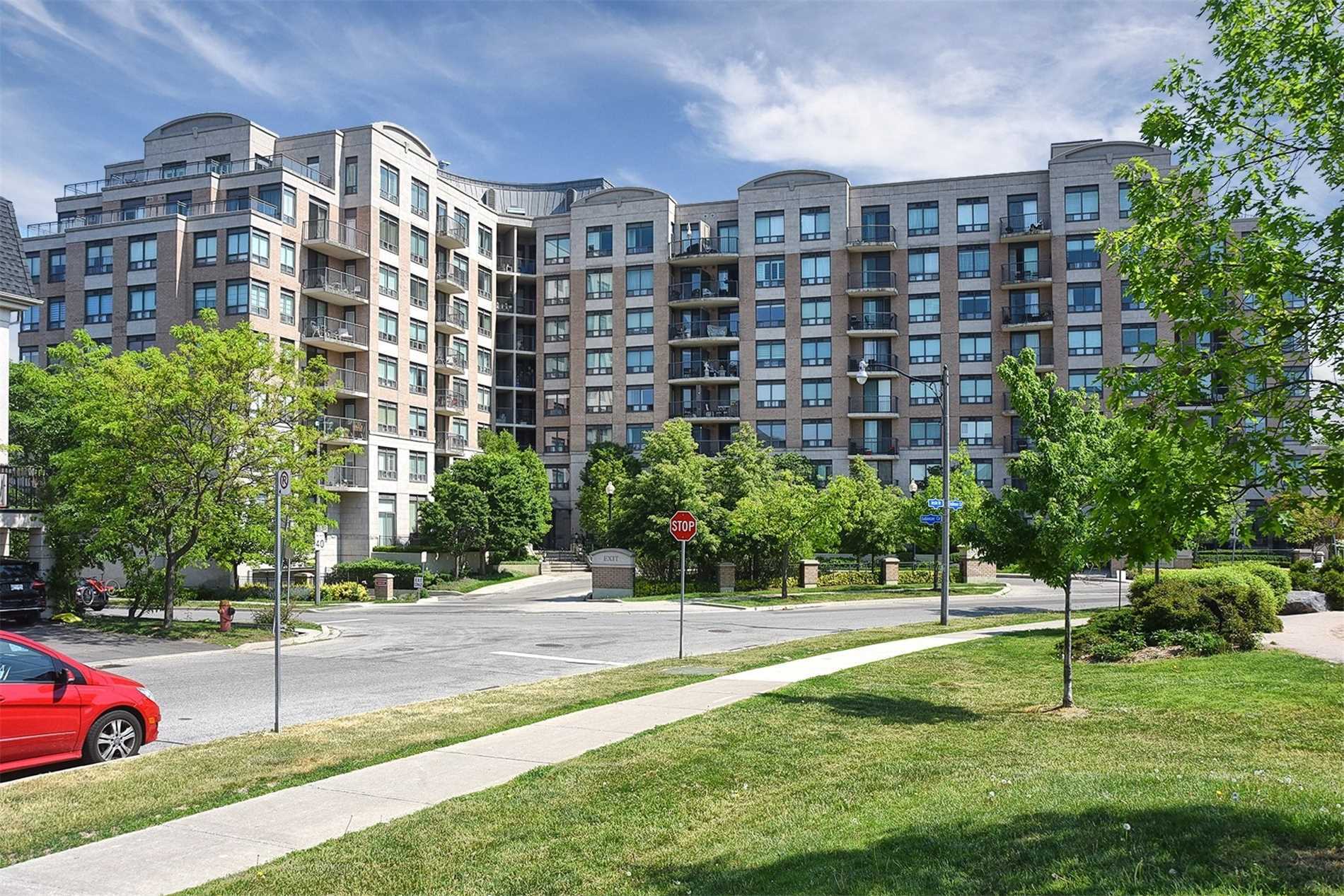 T12 16 Dallimore Circ, North York Sold, C5641955 Condos.ca