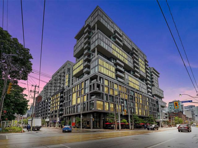 521 - 111 Bathurst St
