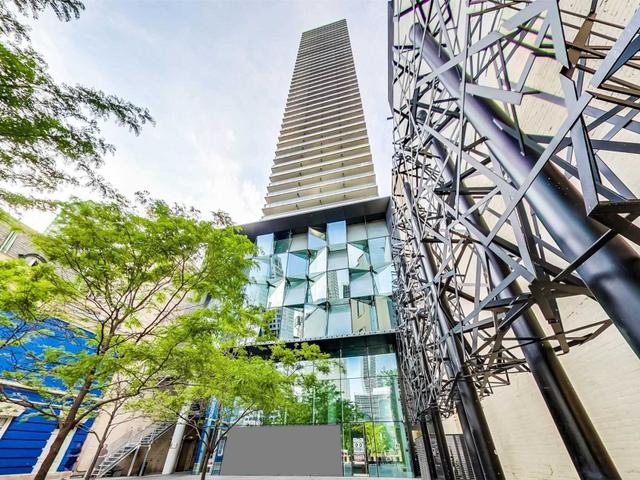 4602 - 224 King St W