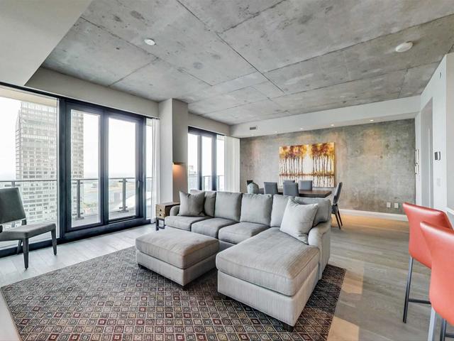 4602 - 224 King St W