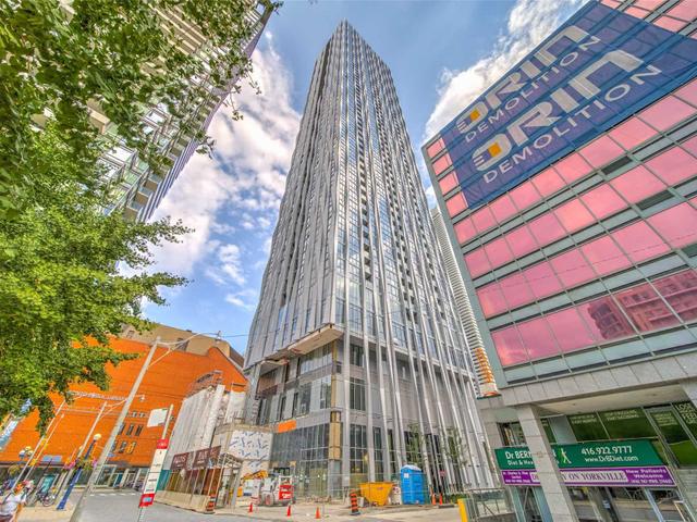 3909 - 1 Yorkville Ave