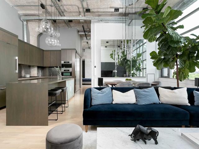 511 - 637 Lake Shore Blvd W