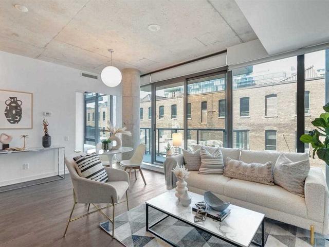 531 - 461 Adelaide St W