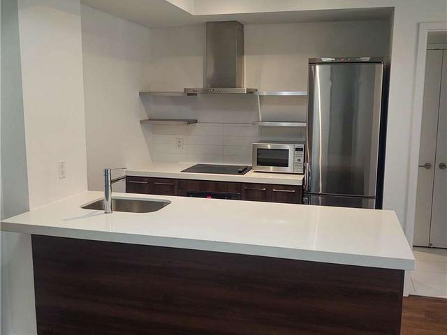 332 - 461 Adelaide St W