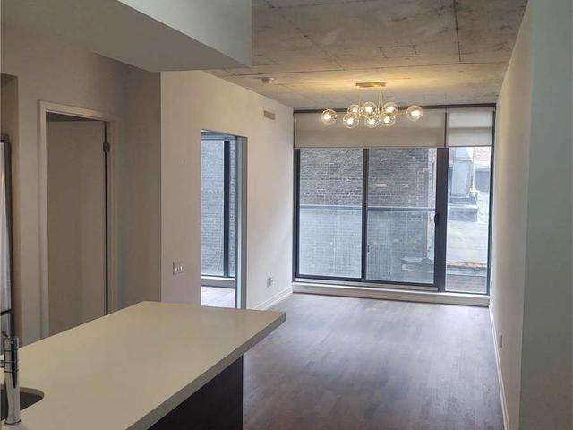 332 - 461 Adelaide St W