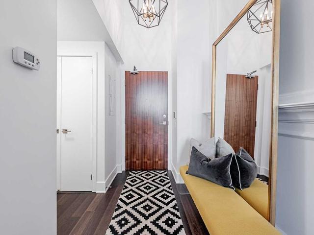 822 - 111 St Clair Ave W