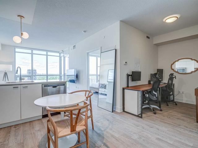 3106 - 30 Roehampton Ave E