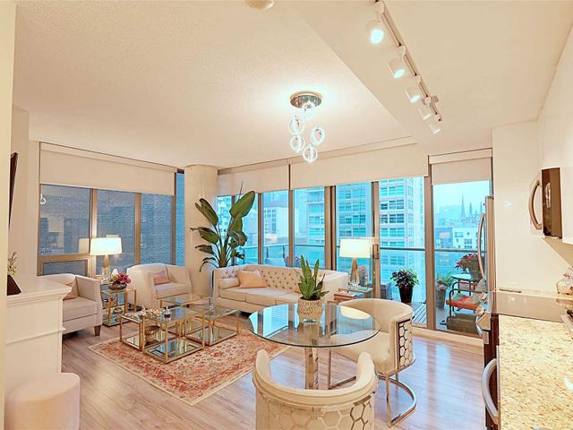 1203 - 33 Lombard St