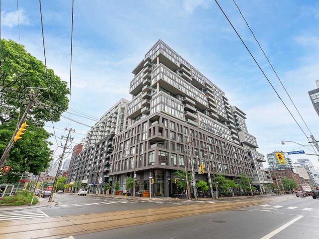 418 - 111 Bathurst St