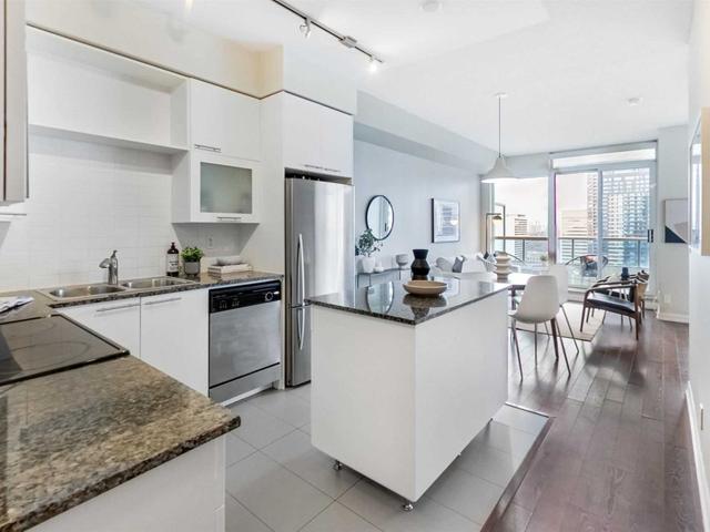 2102 - 500 Sherbourne St