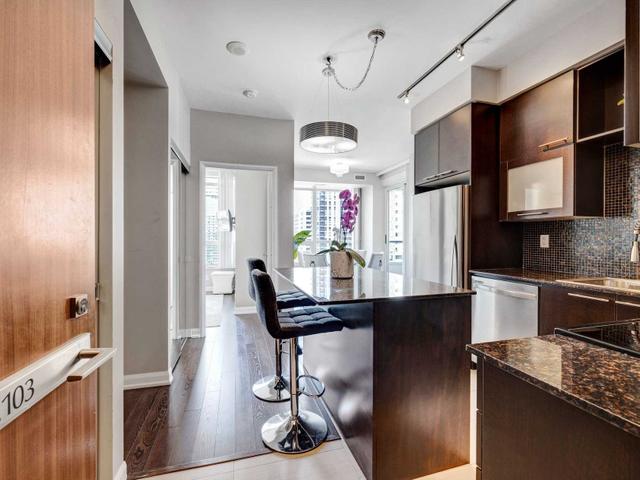 2103 - 500 Sherbourne St