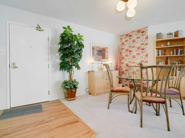 1804 - 260 Queens Quay W