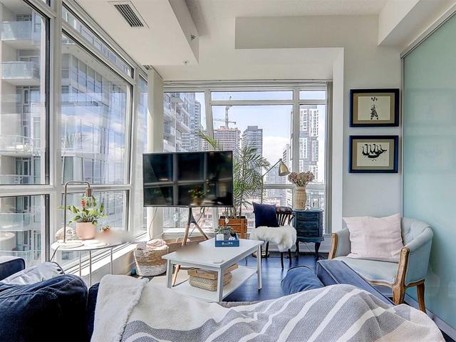 1507 - 199 Richmond St W