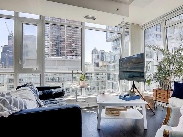 1507 - 199 Richmond St W