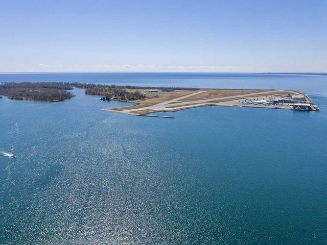 PH 1210 - 211 Queens Quay W